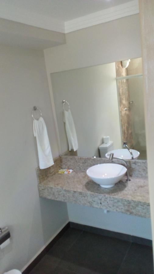 Hotel Iguassu Inn Фос-ду-Игуасу Экстерьер фото