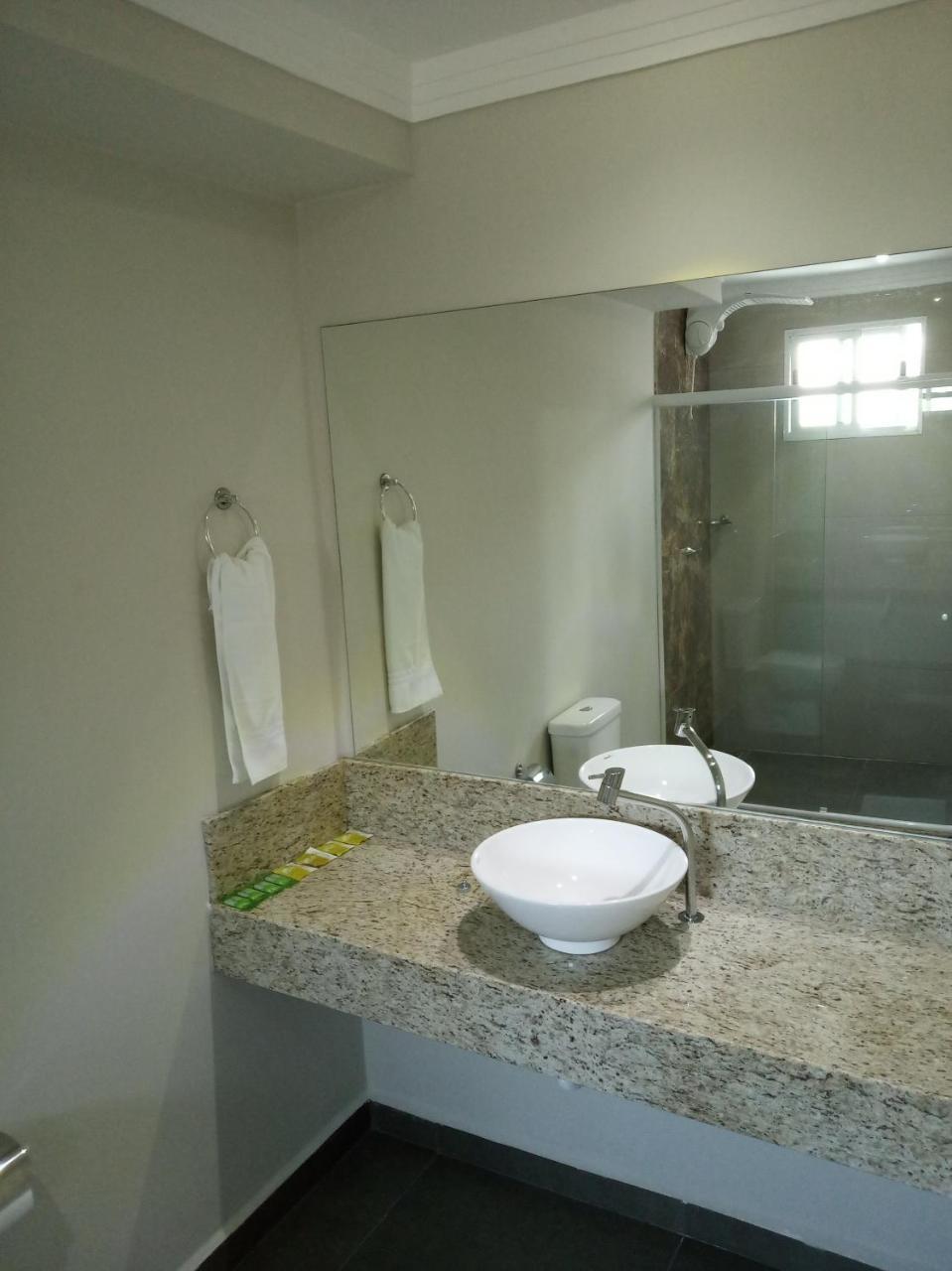 Hotel Iguassu Inn Фос-ду-Игуасу Экстерьер фото